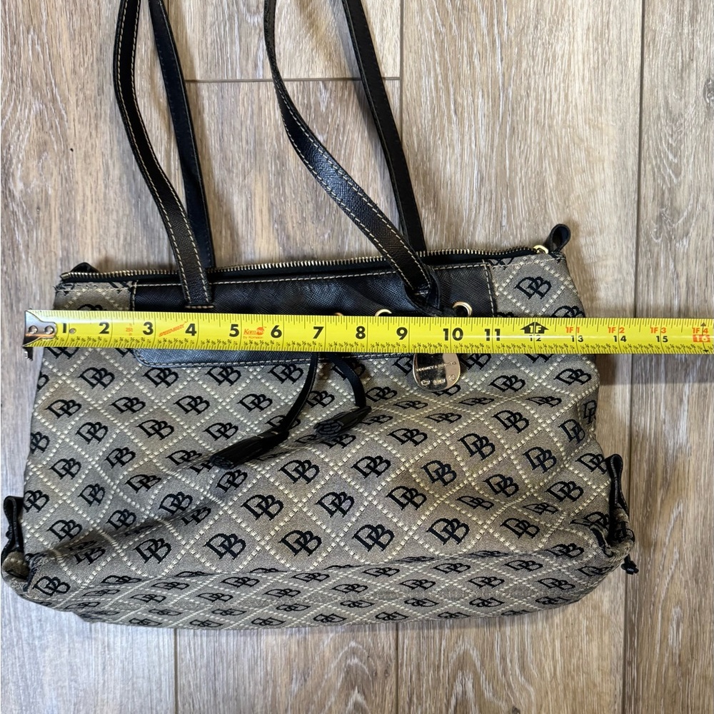 Dooney and Bourke cloth and leather square shoulder purse. - Picture 11 of 16